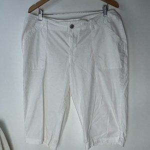 Lane Bryant White Capri Pants‎ Size 16